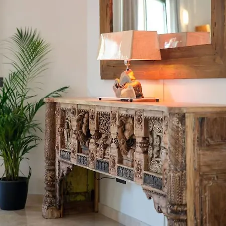Beachfront Apartment *